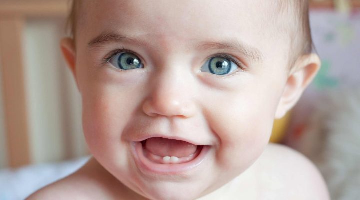 گالری عکس اولین دندان نوزاد